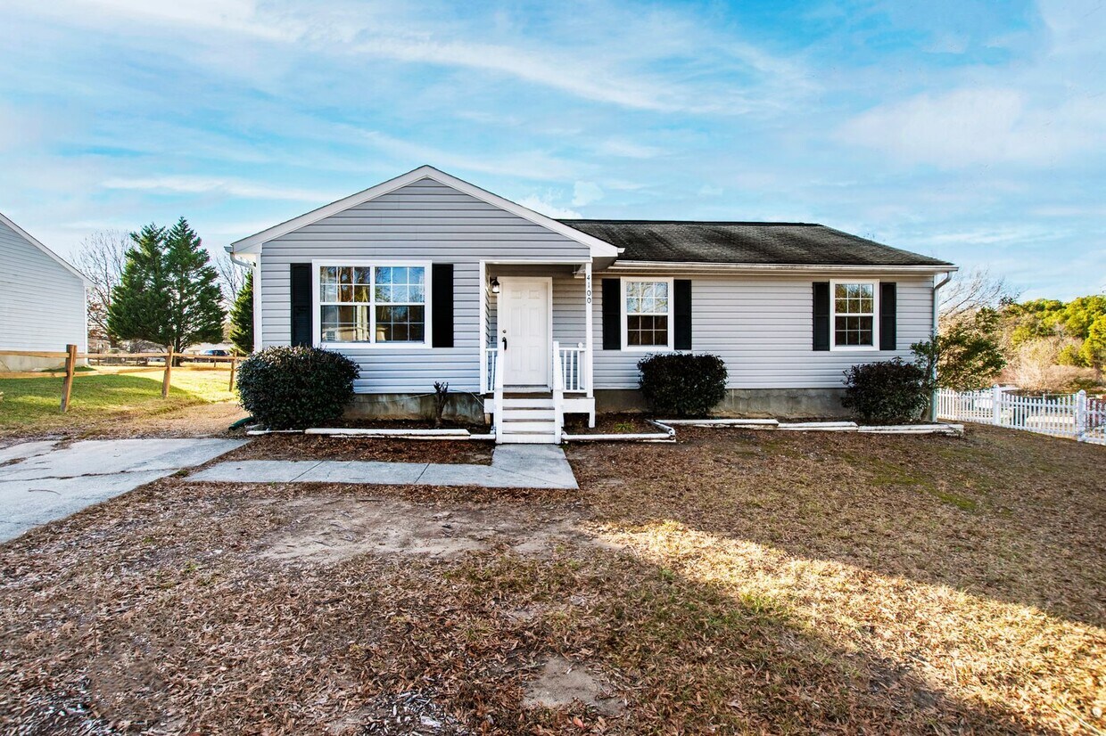 Primary Photo - Adorable 3 Bedroom Ranch In Durham