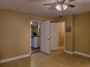 Building Photo - 4126 S La Corta Dr