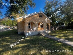 Building Photo - 300 Gardner St