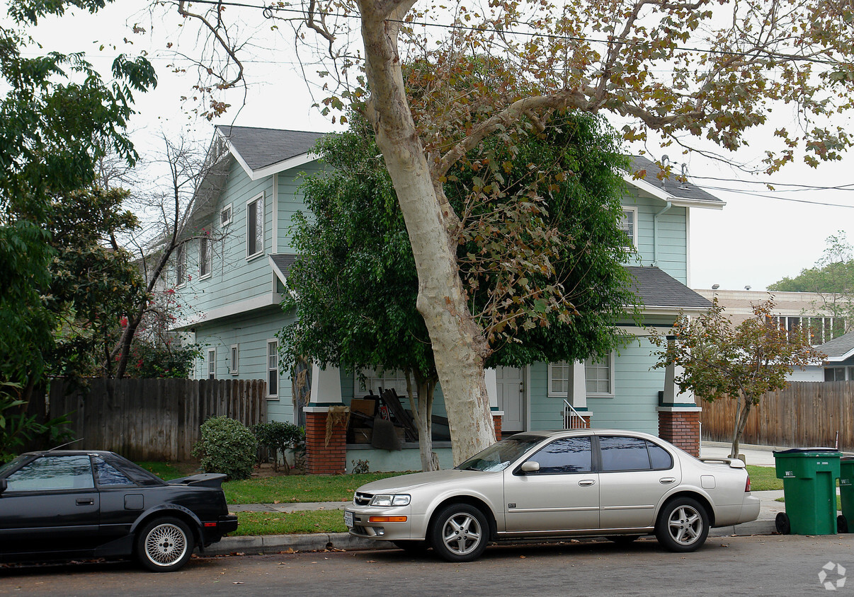 Foto del edificio - 365 S Olive St