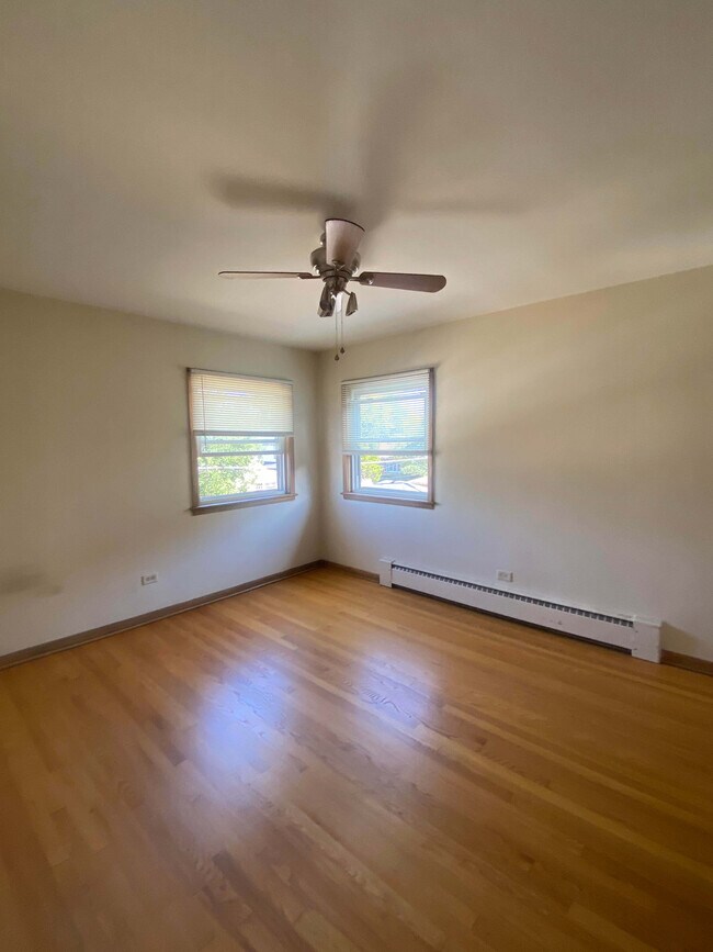 Foto del edificio - 5757 N Elston Ave