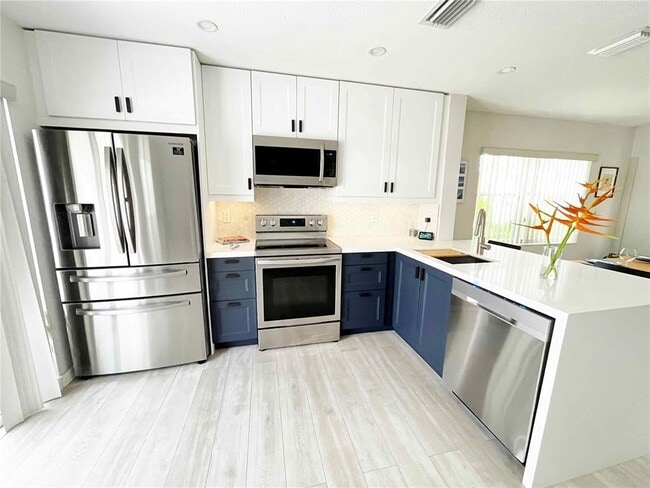 Foto del edificio - 9832 NW 9th Ct