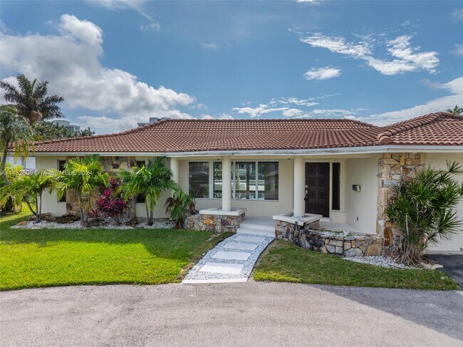 Building Photo - 461 Alamanda Dr