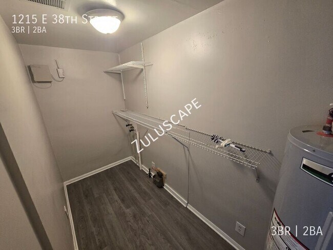 Foto del edificio - 1215 E 38th St