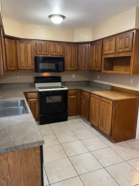 Foto del edificio - 2302 Oakcrest Dr