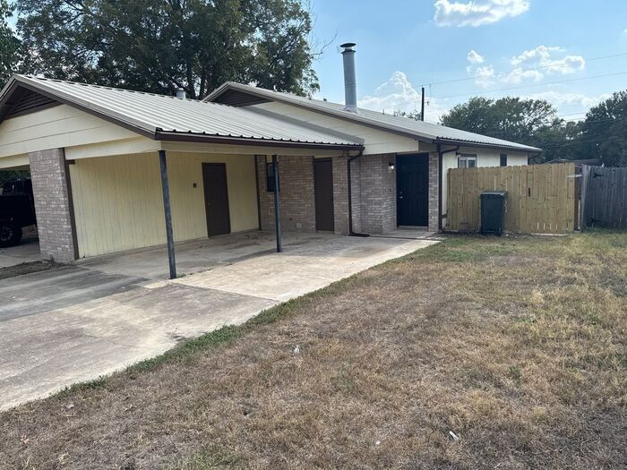 Foto principal - 904 N Bishop St
