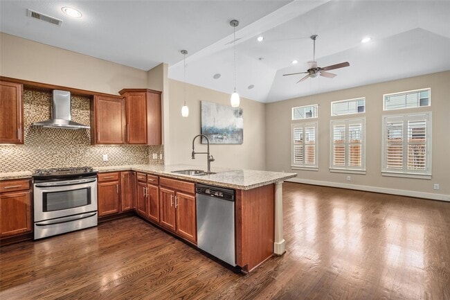 Building Photo - 6039 Yale St