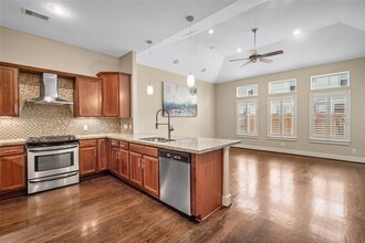 Building Photo - 6039 Yale St