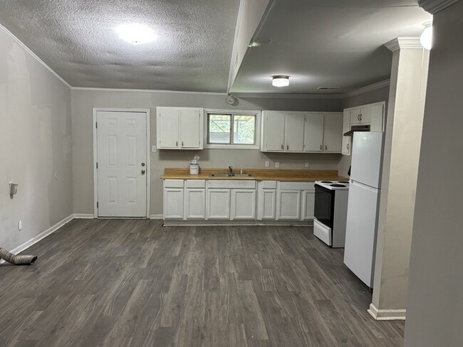 Foto del edificio - 616 Simpson St