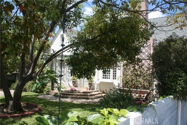 Foto del edificio - 2421 Heliotrope Dr