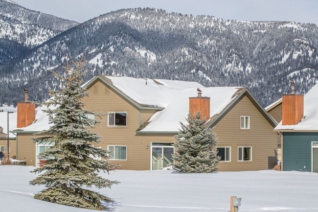 Building Photo - 221 Candlelight Meadow Dr