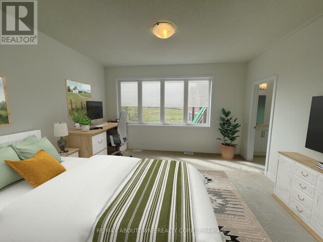 Building Photo - 1043 Thompson Dr