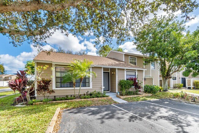 Building Photo - 701 Stonewood Ct
