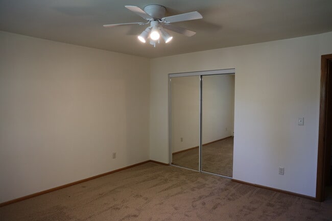 Building Photo - South Oaks Apartments