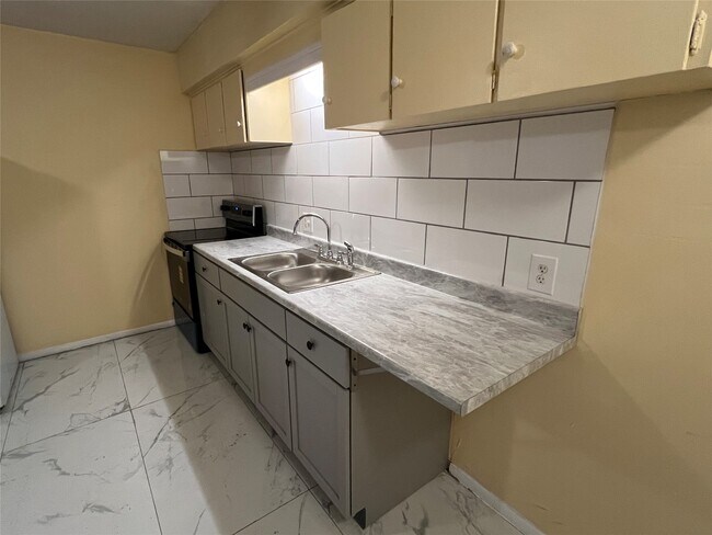 Foto del edificio - 134 W Main St