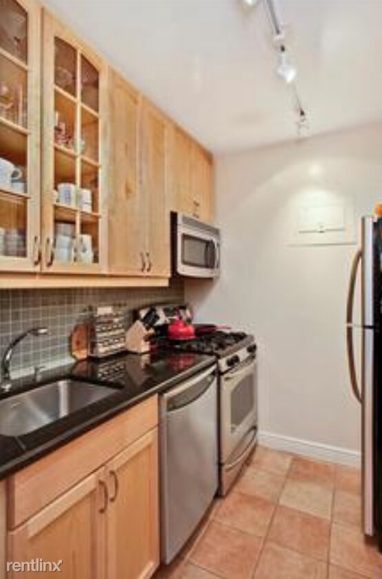 Foto del edificio - 1 br, 1 bath  - 1550 3rd Ave E