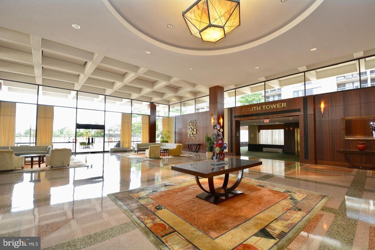 3705 S Mason Dr Unit 413S, Baileys Crossroads, VA 22041 Condo