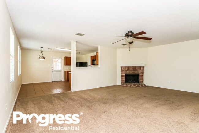 Foto del edificio - 16528 Woodside Dr