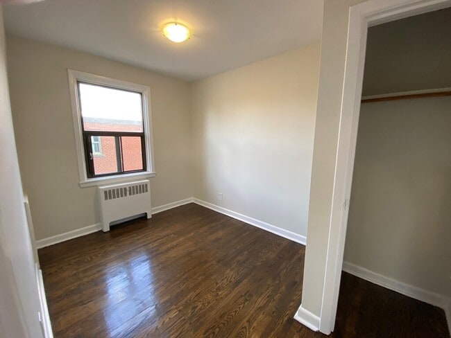 Building Photo - Grant & Don