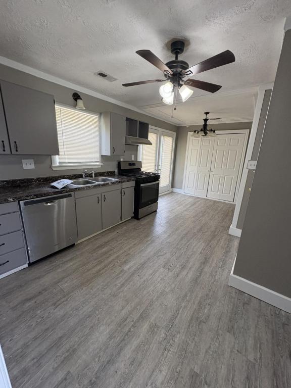 Building Photo - 804 N Capelle St