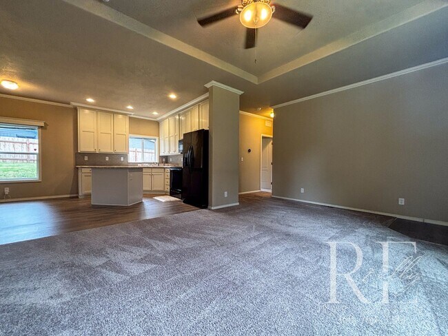 Building Photo - Charming 3-Bedroom Home in Quiet Gig Harbo...