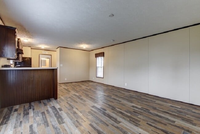 Building Photo - 152 Luart Dr