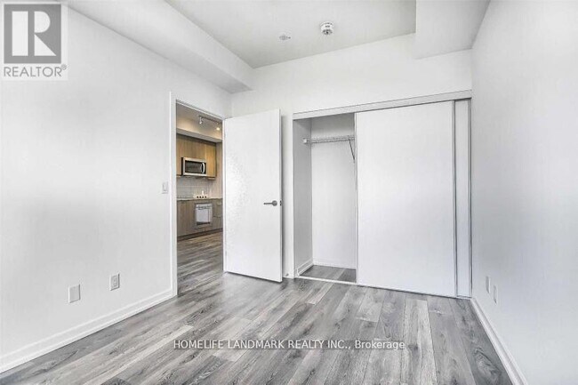 Building Photo - 32 Forest Manor Rd