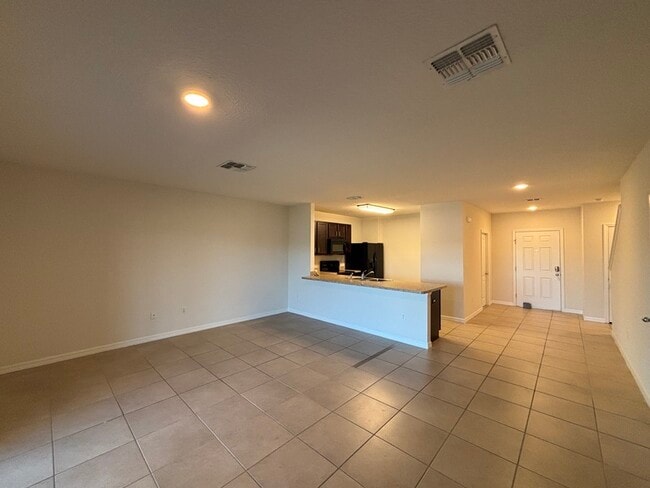 Foto del edificio - 396 Arbor Lakes Dr