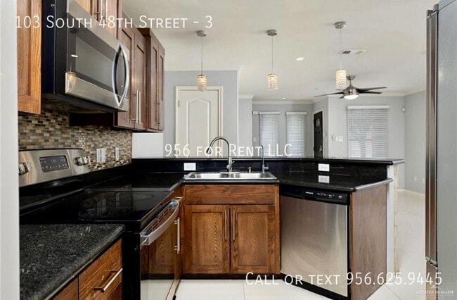 Building Photo - 103 S 48th St