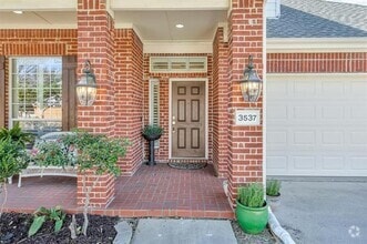 Building Photo - 3537 Navarro Way