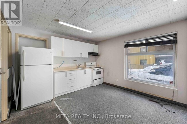 Building Photo - 1641 Victoria Park Ave