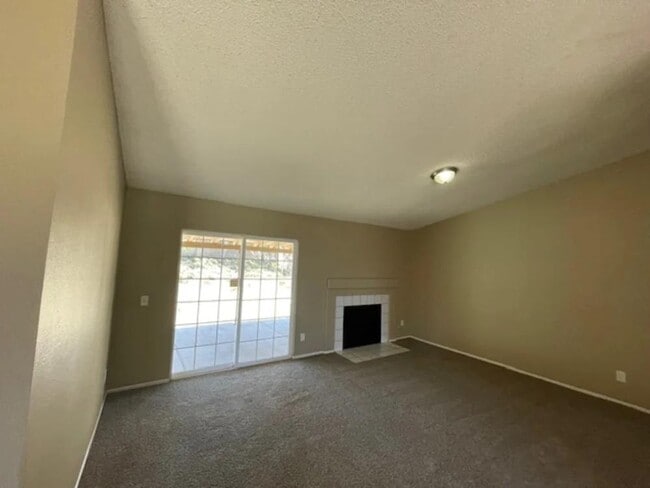 Building Photo - 3590 N Amberwood Ave