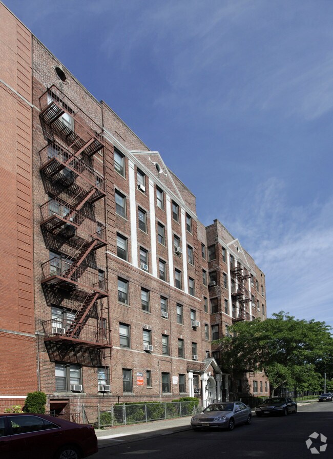 Foto del edificio - 1270 E 18th St