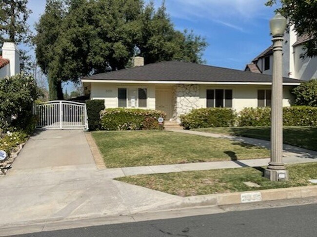 Foto del edificio - Wonderful Newly Remodeled Ranch Style Home in Prime San Marino