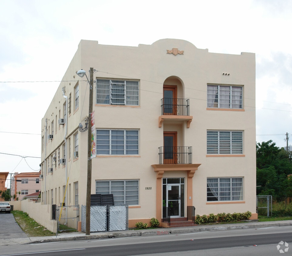 Primary Photo - 1920 SW 1st St