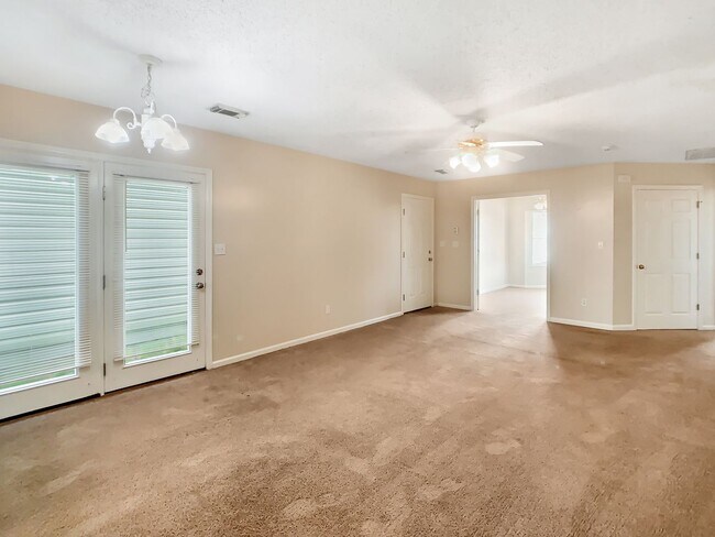 Foto del edificio - 1368 Southern Gardens Dr