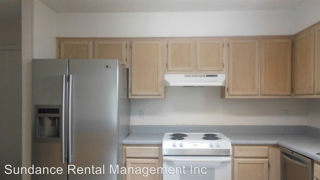 Building Photo - 573 E Timberlake Dr