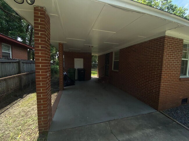 Foto del edificio - 2914 Ramsey Rd