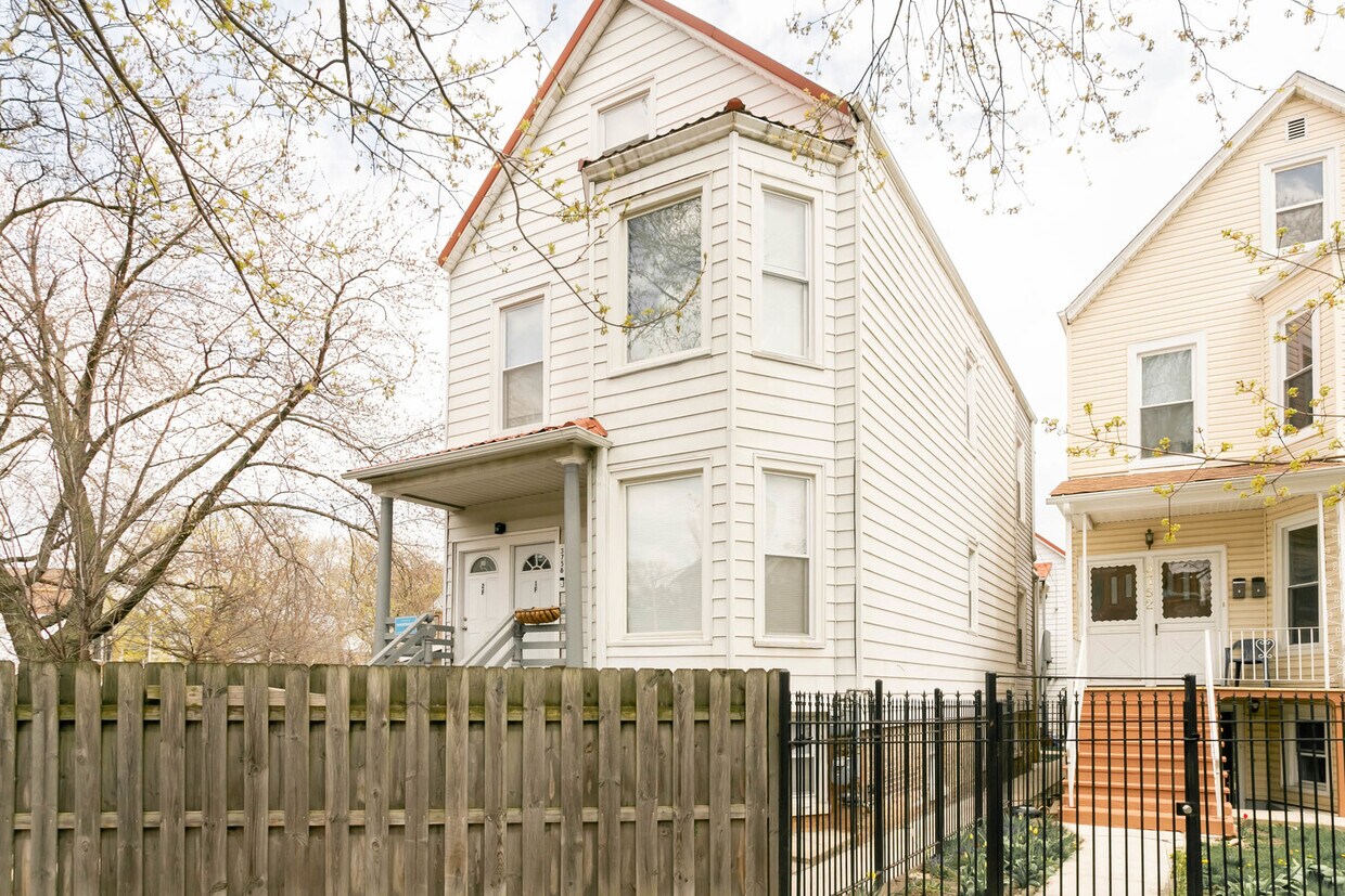 Primary Photo - 3756 W George St