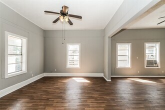 Building Photo - 4610 Schroeder St