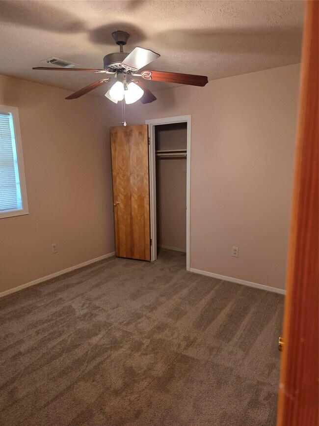 Foto del edificio - 4218 Ember Ln