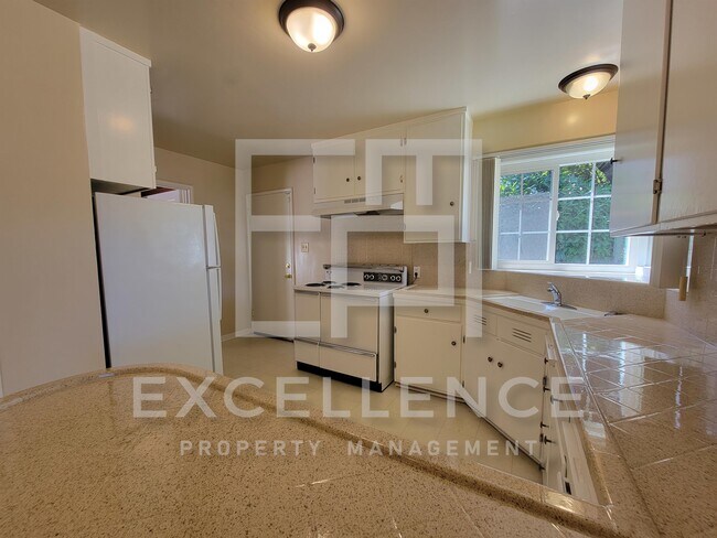Building Photo - 1150 Camino Pablo