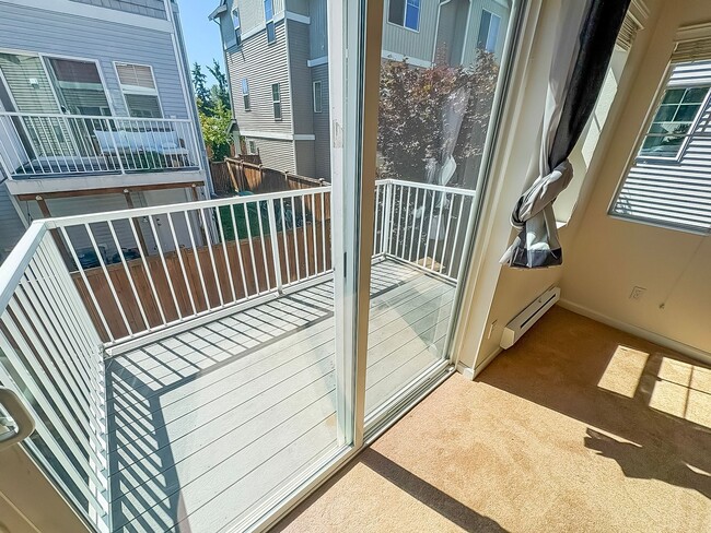 Building Photo - Beautiful North Creek Condo