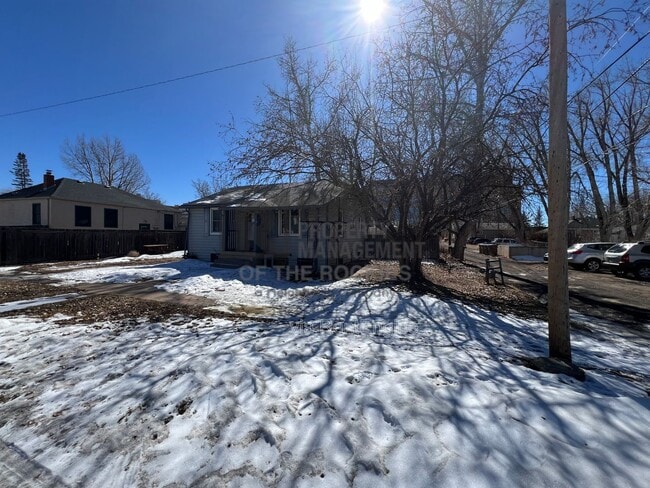 Building Photo - 916 E Flint St