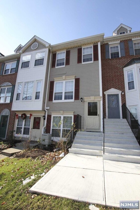 Primary Photo - 1217 Mulberry Dr