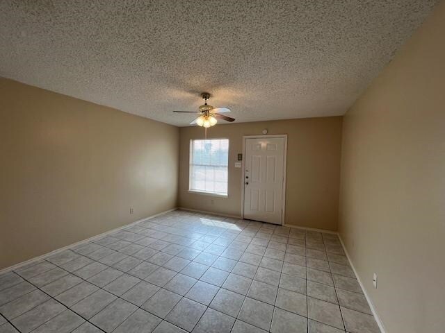 Building Photo - 1502 E San Pedro St