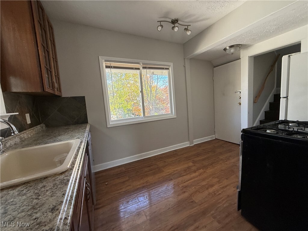 1275 Donald Ave Lakewood, OH 44107 – photo 5