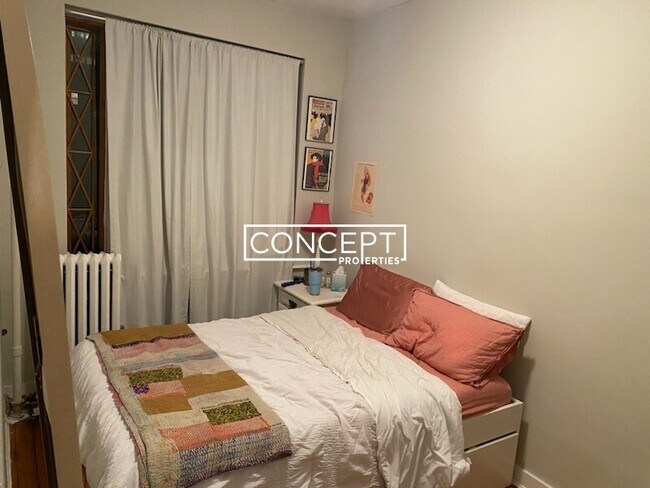 Building Photo - 70 Joy St