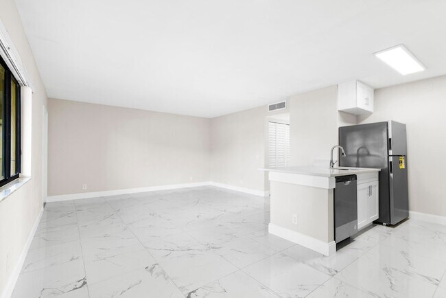 Foto del edificio - 712 Meadows Cir