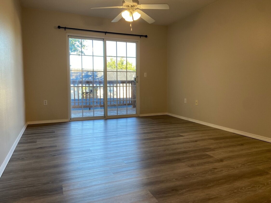 Primary Photo - Condominium in Academy Commons